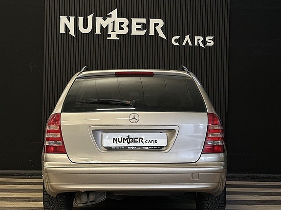 Mercedes-Benz C180 7 of 17