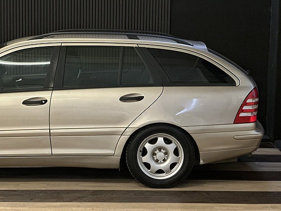 Mercedes-Benz C180 5 of 5