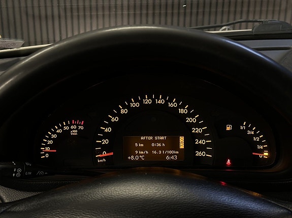 Mercedes-Benz C180 16 of 17