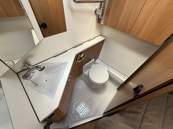 Kabe ROYAL 590 XL KS 13 of 19
