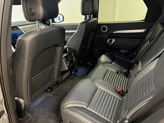 Land Rover Discovery 8 of 12