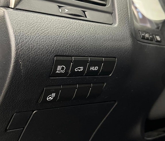 Lexus RX450hL 18 of 18