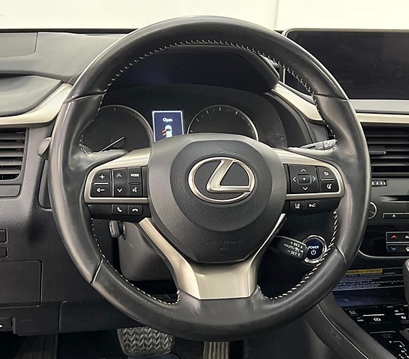 Lexus RX450hL 11 of 18