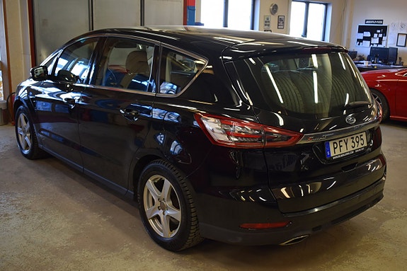 Ford S-MAX 4 of 5