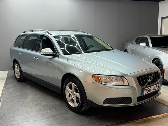 Volvo V70 2 of 5