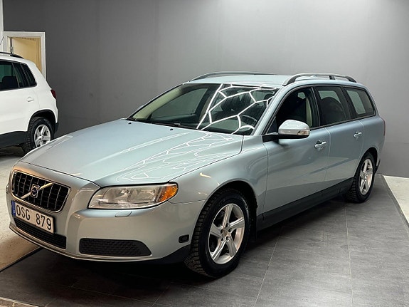 Volvo V70 3 of 5