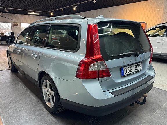 Volvo V70 4 of 5