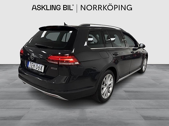 Volkswagen Golf Alltrack 5 of 5