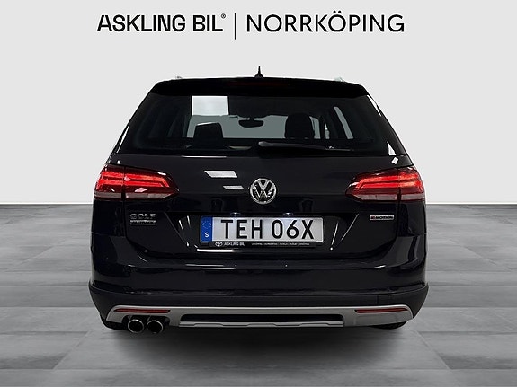 Volkswagen Golf Alltrack 4 of 5
