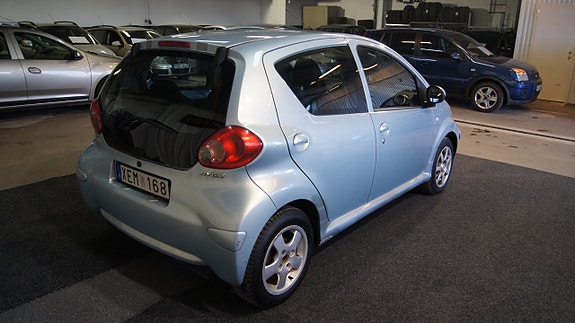 Toyota Aygo 4 of 5