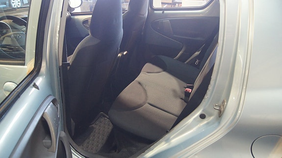 Toyota Aygo 6 of 9