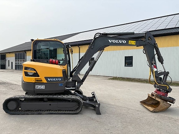 Volvo ECR58D grävmaskin, rototilt med grip