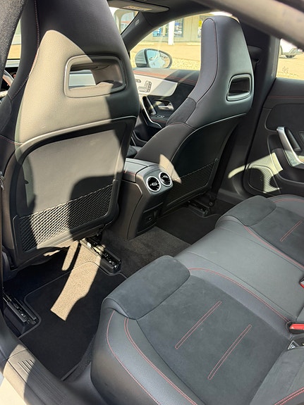 Mercedes-Benz CLA200 6 of 10