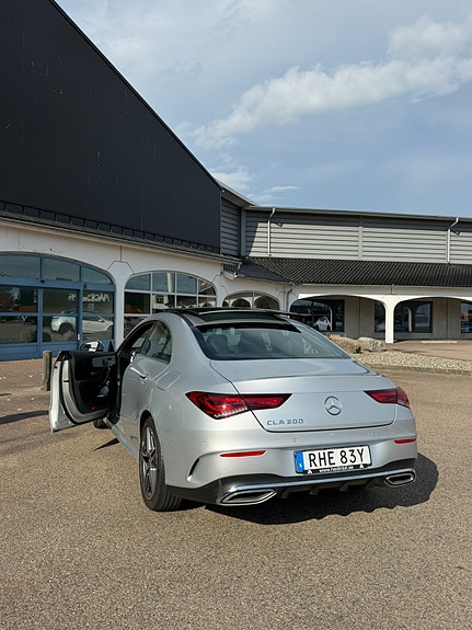 Mercedes-Benz CLA200 2 of 10