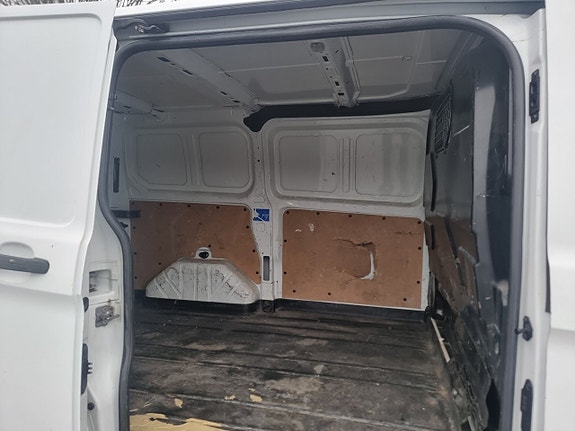 Ford Transit Custom 10 of 13