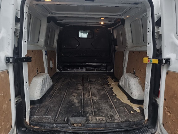 Ford Transit Custom 11 of 13