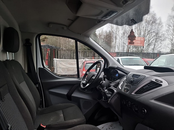 Ford Transit Custom 9 of 13