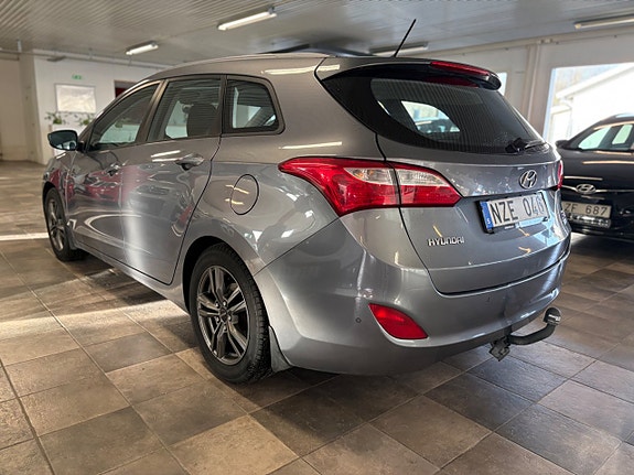Hyundai i30 2 of 5
