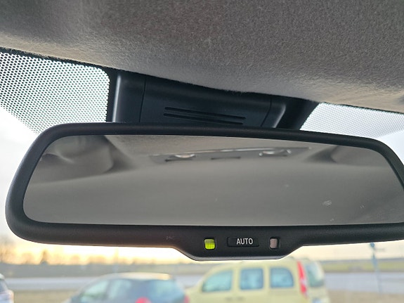 Toyota Yaris 15 of 15