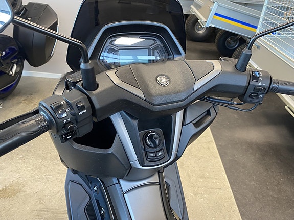 Yamaha Nmax 125 3 of 7