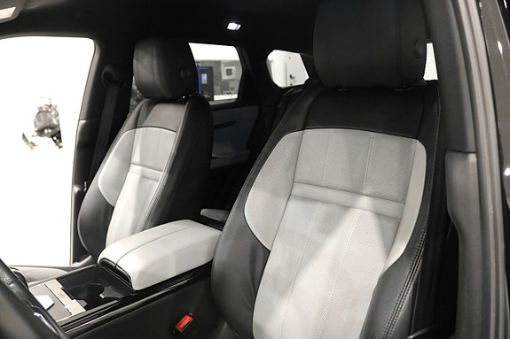 Land Rover Range Rover Evoque 16 of 26