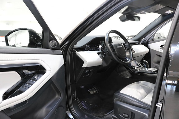 Land Rover Range Rover Evoque 12 of 26