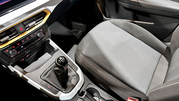 Seat Arona 16 of 19