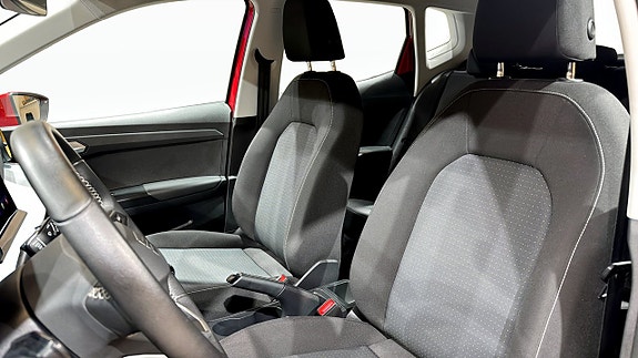 Seat Arona 8 of 19