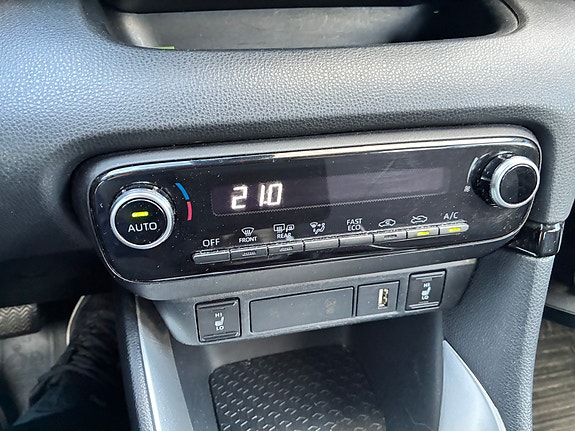 Toyota Yaris 7 of 10