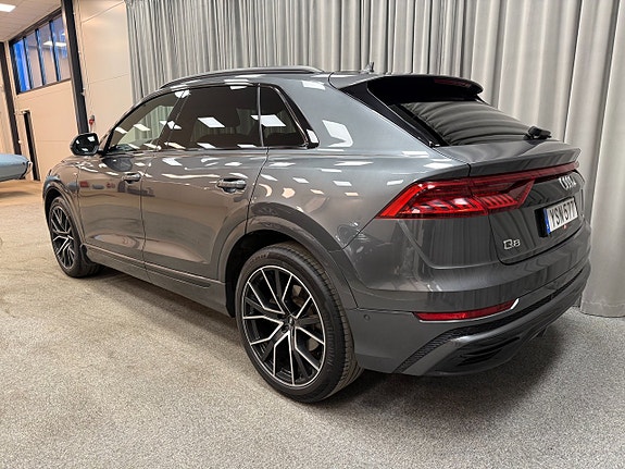 Audi Q8 3 of 17
