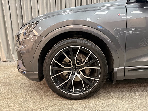 Audi Q8 4 of 17