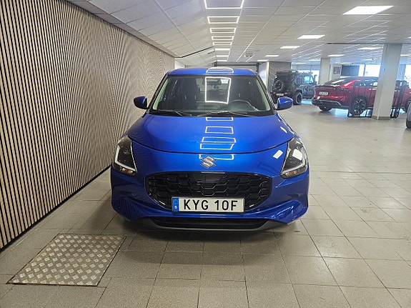 Suzuki Swift 2 of 5