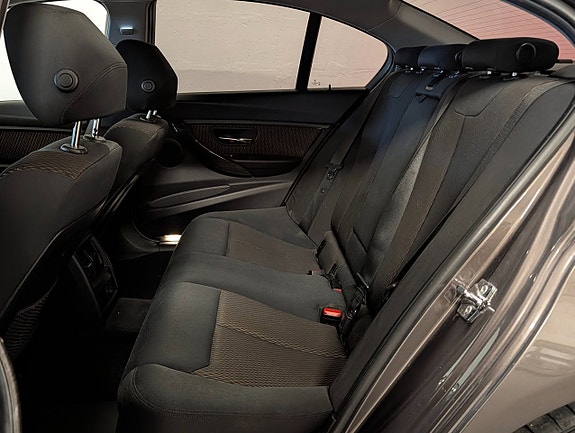 BMW 320 11 of 25