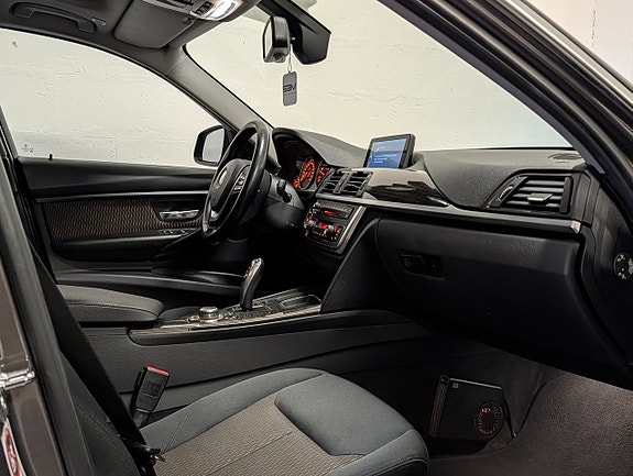 BMW 320 15 of 25
