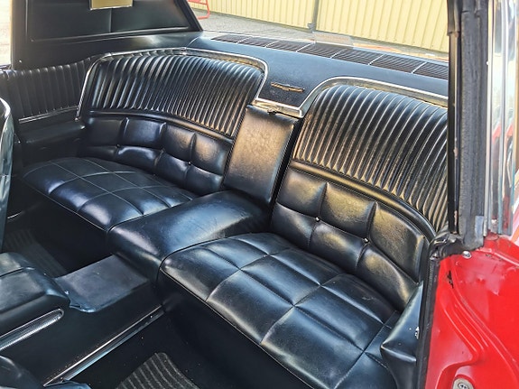 Ford Thunderbird 10 of 26