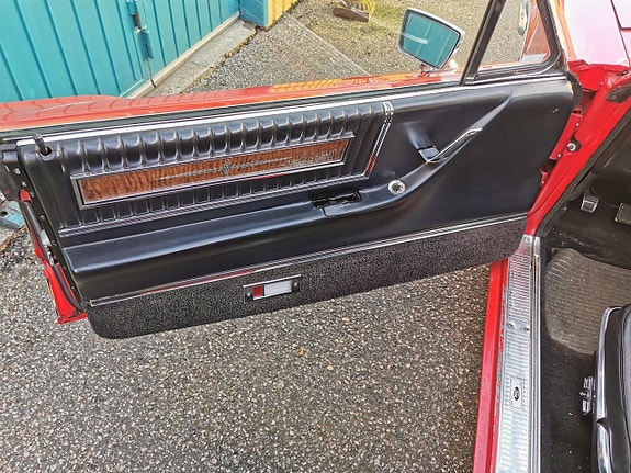 Ford Thunderbird 7 of 26