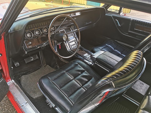 Ford Thunderbird 8 of 26