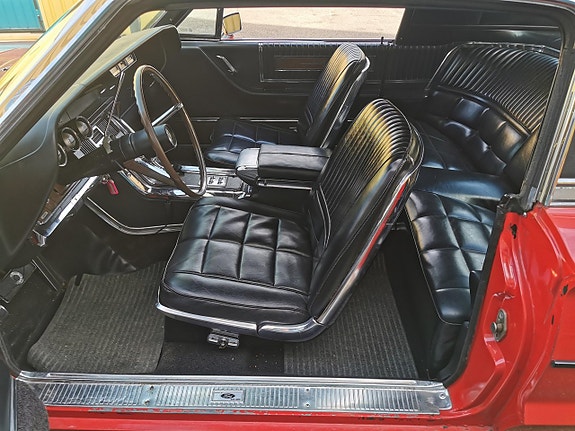 Ford Thunderbird 9 of 26