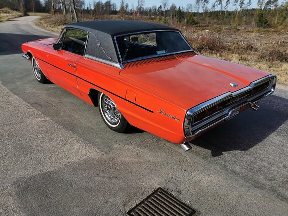 Ford Thunderbird 5 of 5