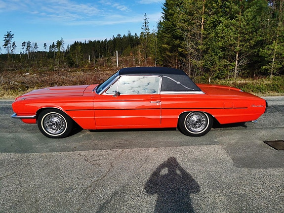 Ford Thunderbird 6 of 26