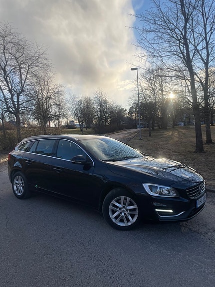 Volvo V60 4 of 5