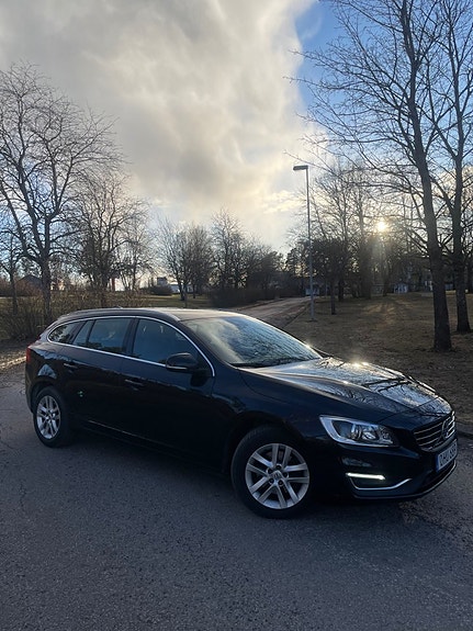 Volvo V60 3 of 5