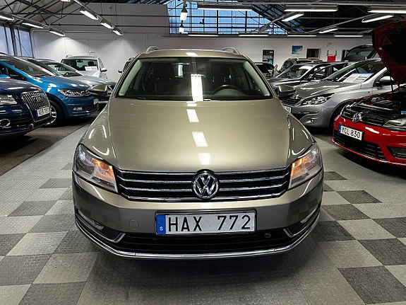 Volkswagen Passat 6 of 15