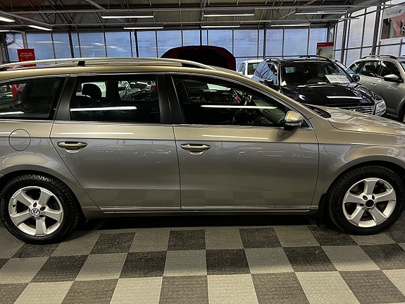 Volkswagen Passat 3 of 5