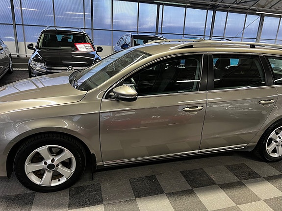 Volkswagen Passat 7 of 15