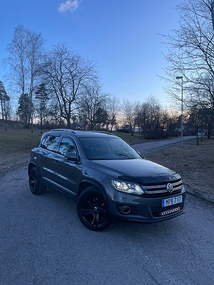 Volkswagen Tiguan 3 of 5