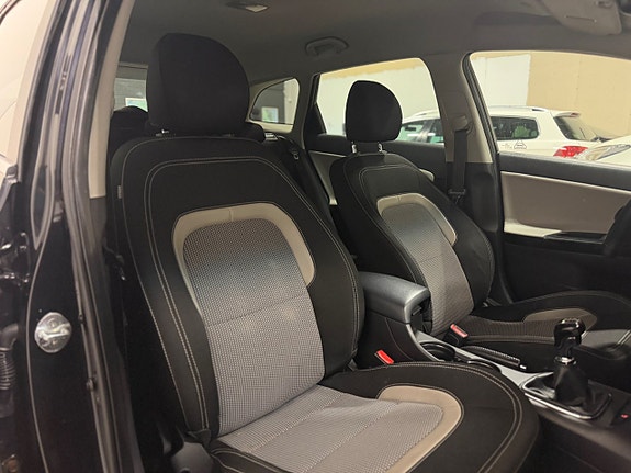 Kia Ceed 12 of 19