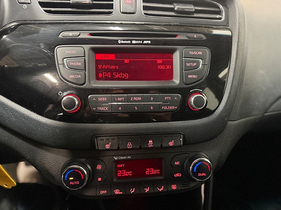 Kia Ceed 15 of 19