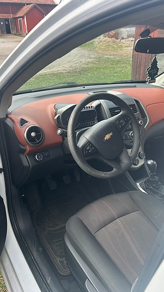 Chevrolet Aveo 4 of 5
