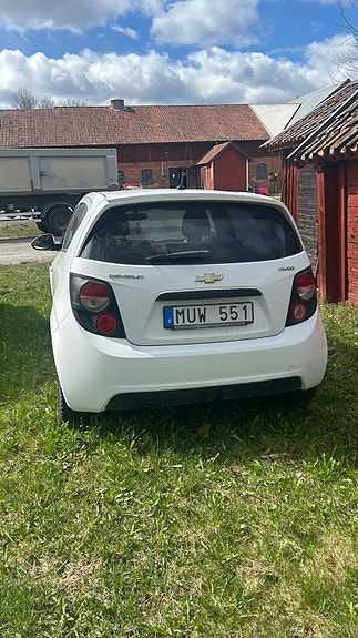 Chevrolet Aveo 3 of 5